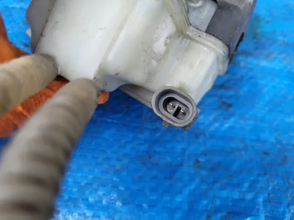 Jarrunesteastia OEM 020405115 Opel Meriva A:lle image 3