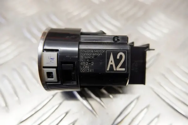 Start/Stop-knop OEM 8961102190 voor Toyota Corolla image 4