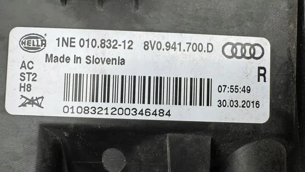 AUDI A3 8V Halógeno Direito 8V0941700D image 2