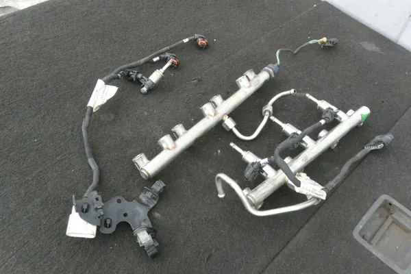 Insprutningsräl OEM 000283628 för Maserati 3.0B image 2