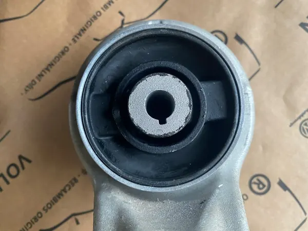 AUDI A8 Braccio di Controllo Inferiore Sinistro 4H0407693G image 9