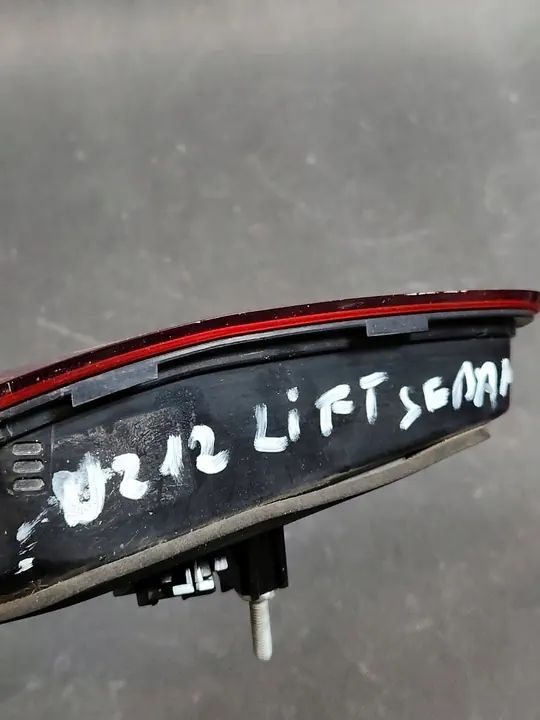 Rechter Achterlicht Mercedes E-Klasse W212 A2129061003 image 4