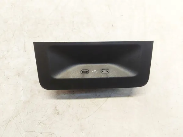 Porta USB Skoda Enyaq OEM 657035736A - Usado image 2