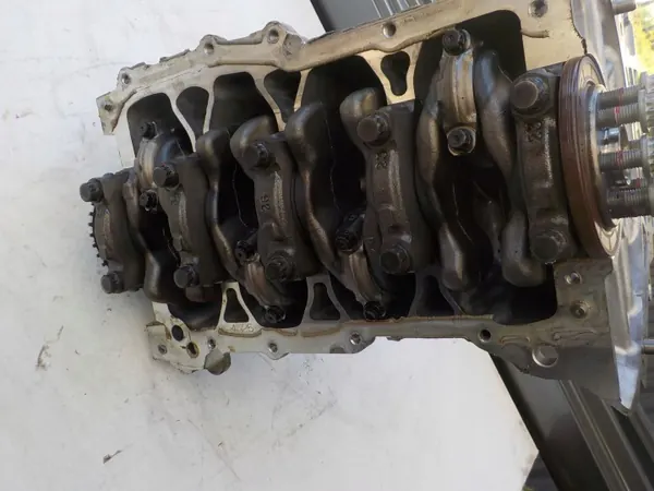 Toyota 2ZR-FXE Motorblok - Compleet OEM-onderdeel image 5