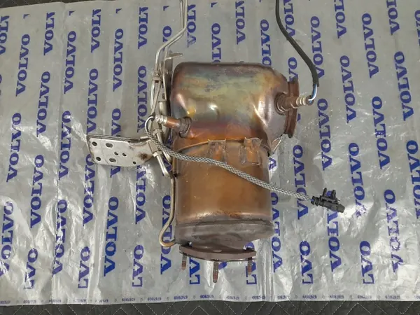 Volvo XC60 II T8 Hybrid Katalysator OEM 32225414 image 6