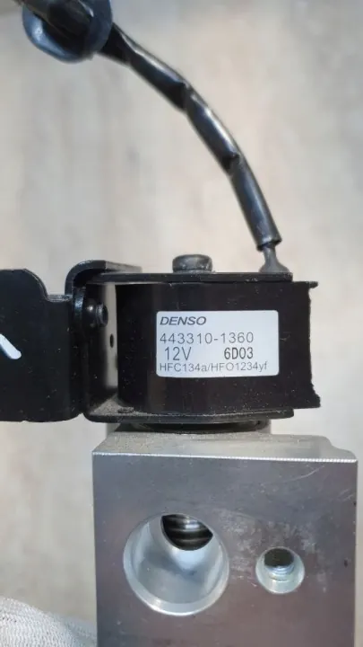 Soupape d'expansion climatisation Nissan Leaf II OEM 443310-1360 image 8