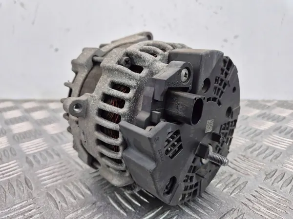 Mercedes B180 W246 W242 Vaihtovirtageneraattori A0009061903 image 3