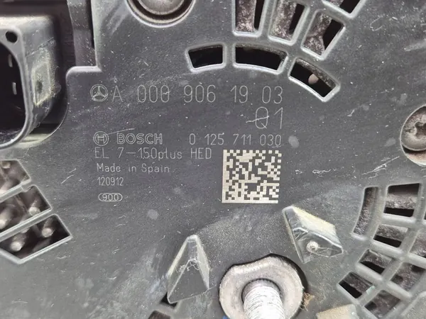 Mercedes B180 W246 W242 Vaihtovirtageneraattori A0009061903 image 5