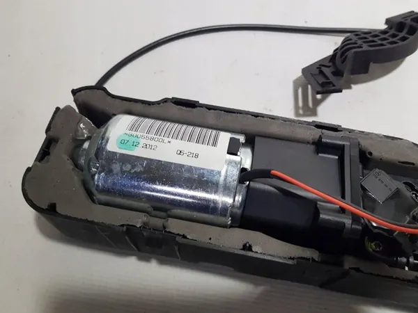 Actuador de maletero Mercedes OEM A2188200342 - Usado image 10