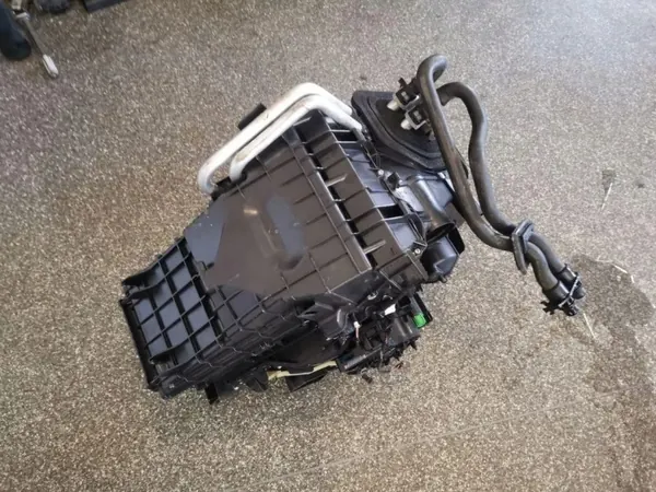 Volvo S60 I lämmitysydin OEM 31332113 2.0L diesel image 4