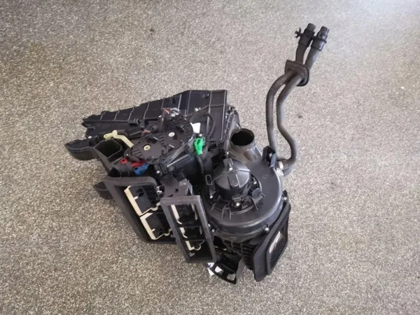 Volvo S60 I lämmitysydin OEM 31332113 2.0L diesel image 7