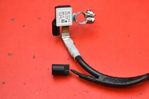 Pince Borne Négative OEM 37180-N7100 pour Hyundai image 3