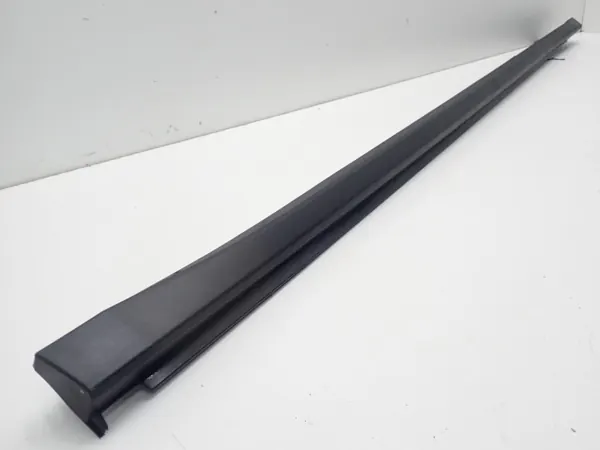 Protetor de soleira esquerda Skoda Enyaq OEM 5LA853855B image 5