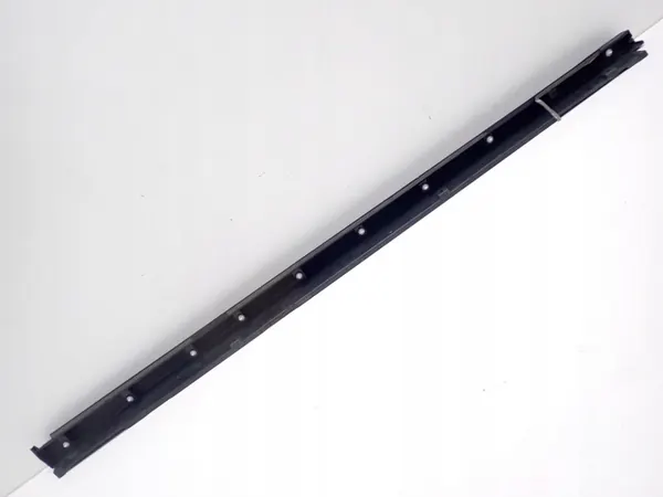 Protetor de soleira esquerda Skoda Enyaq OEM 5LA853855B image 8