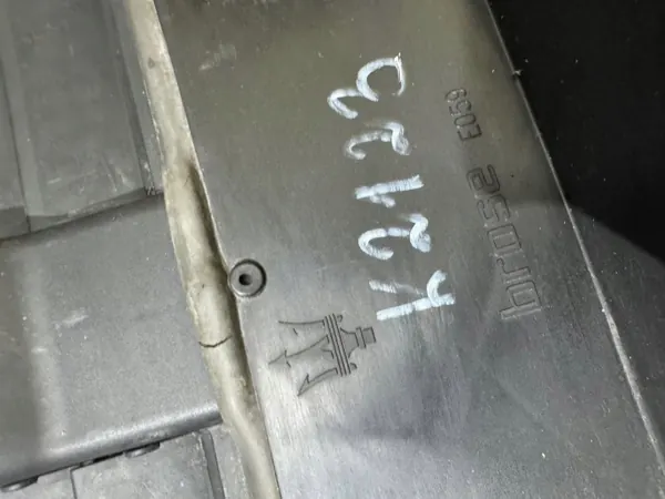 Maserati Levante Luftventil Lamell OEM 670149347 image 7