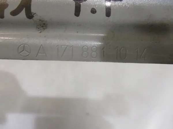 Support d'aile avant droit OEM A1718811014 Mercedes image 7