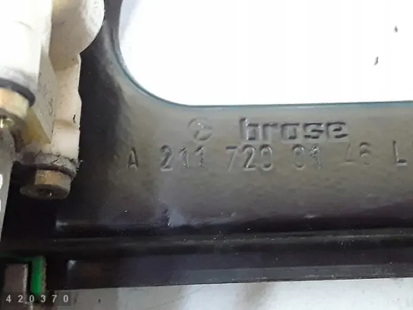 Mercedes fönsterregulator OEM a2117200146 Begagnad image 4