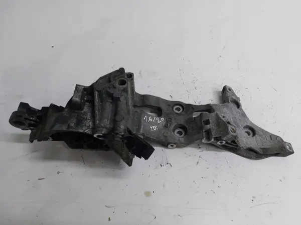 Support d'alternateur SSP12760 pour VW 1.6/2.0 TDI image 2