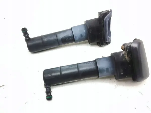 Volvo XC90 2004 Front Lamp Washer Nozzle image 3