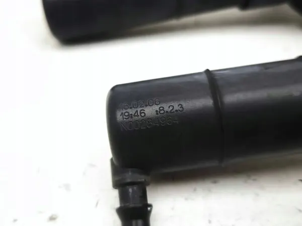 Volvo XC90 2004 Front Lamp Washer Nozzle image 4