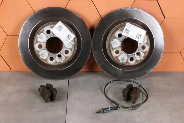 BMW bromsskivor & belägg set bak OEM 6880071 image 3