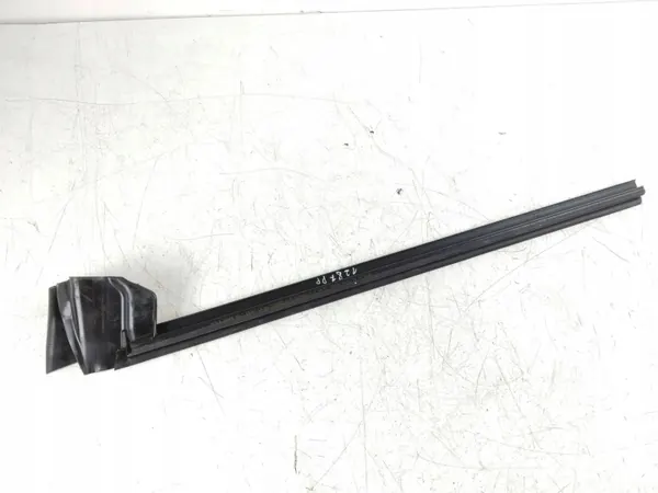 Joint de vitre Tesla 109049500E côté droit image 2