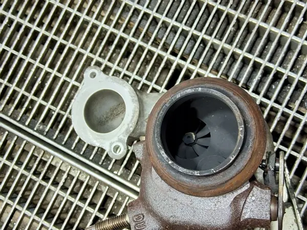 Turbo TD02L1107TVT2 pour Ford Transit Courier 1.5L image 8