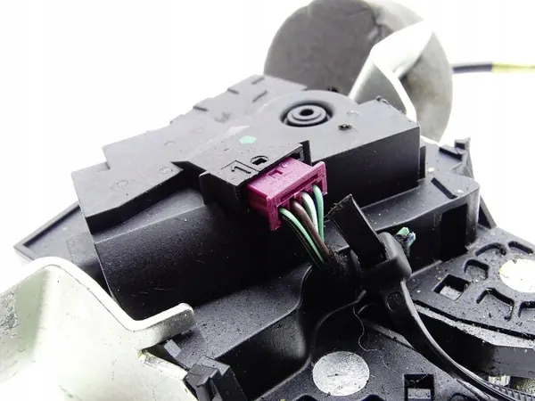 Mercedes-Benz bakluckaktuatör OEM A2047500060 image 4