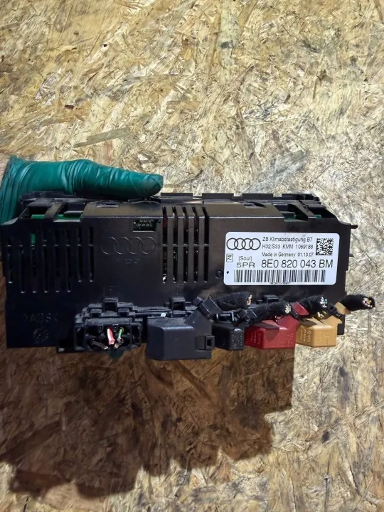 Audi A4 B7 Klimasteuerung Bedienfeld OEM 8E0820043BM image 6