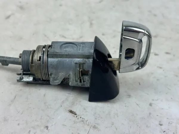 OEM 8T1837167 Låsinsats för Audi A4 B8 2.0 TDI image 4