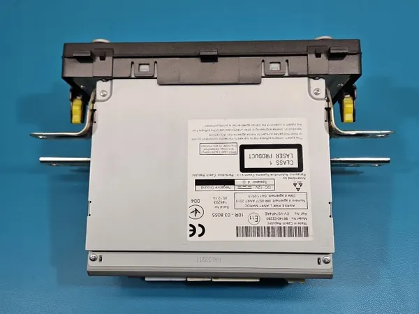 Rádio Toyota Auris II OEM 86140-02280 Usado image 4