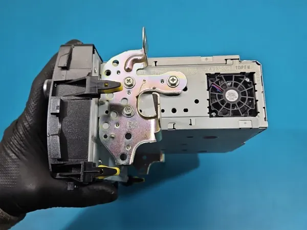 Rádio Toyota Auris II OEM 86140-02280 Usado image 6