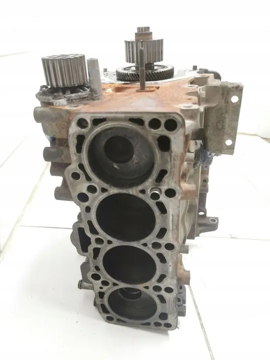 Skoda Superb Motorblock OEM 03G021AG - Begagnad image 8