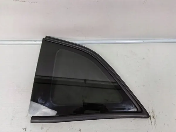 Dodge Challenger III achter linker carrosserieglas OEM 68234217AA image 2