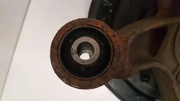 Moyeu roue arrière Subaru Forester OEM 28411SG011 image 6