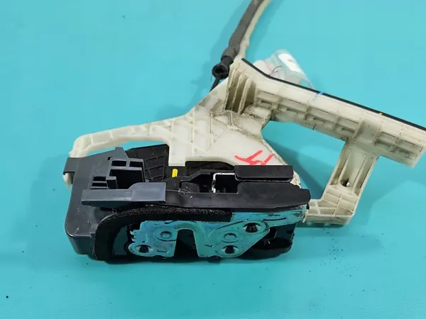 Höger Baklås 81420-F2000 Hyundai Elantra VI 15-20 image 5