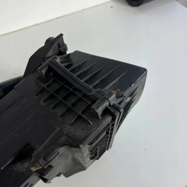 Luftfiltergehäuse Ford OE AV219600AA - Gebraucht image 10