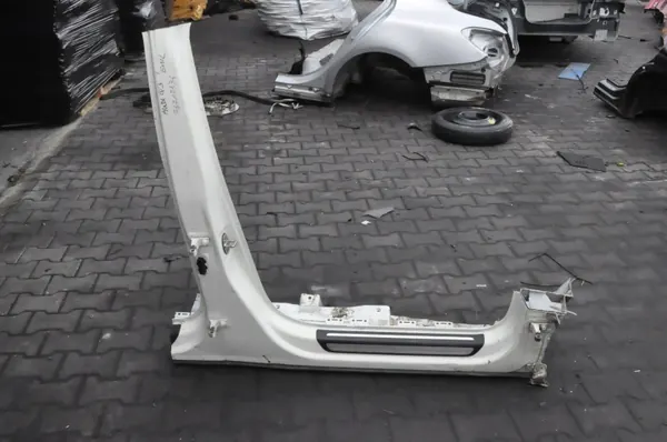 Audi Q3 I höger tröskelpelare OEM 56595 image 2