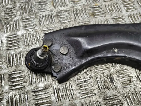 Renault Clio V 2023 Braccio Inferiore Sinistro OEM image 3