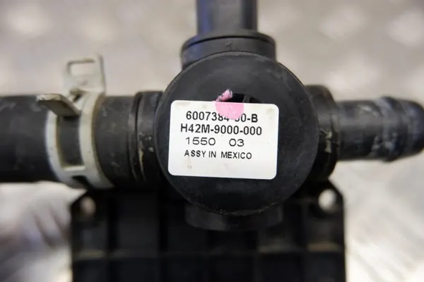 Moteur de circulation d'eau Tesla OEM G93610R010 2014 image 8