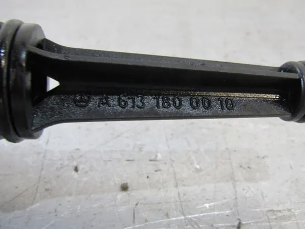 Écrou Filtre à Huile Mercedes OEM A6131800010 image 3