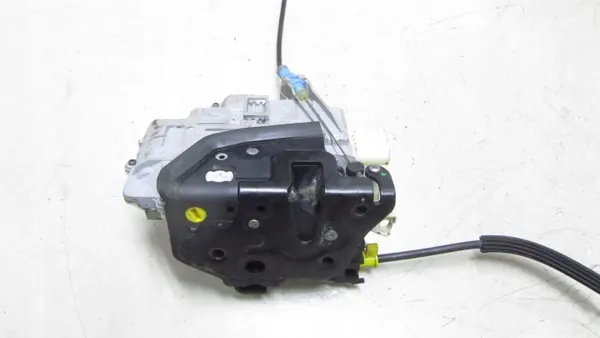 Audi Q3 8U Vänster Framdörrlås OEM 192/037 image 4