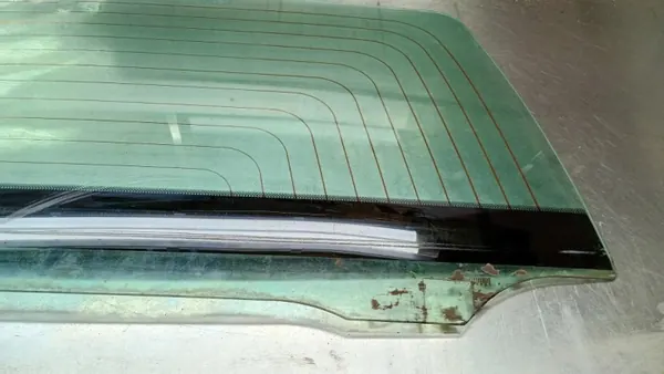 Vitre de hayon arrière OEM 131437/VOLVOMAR Land Rover image 3