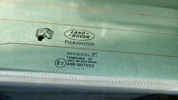 Vitre de hayon arrière OEM 131437/VOLVOMAR Land Rover image 4