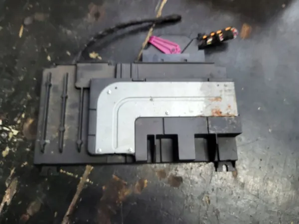 Skoda Octavia Mk3 Ljudförstärkare OEM 8V0035223 image 2