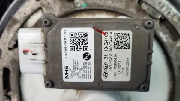 Hyundai i30 III Bränsletank 31150-G4000 & Pump 33040-G4100 image 10