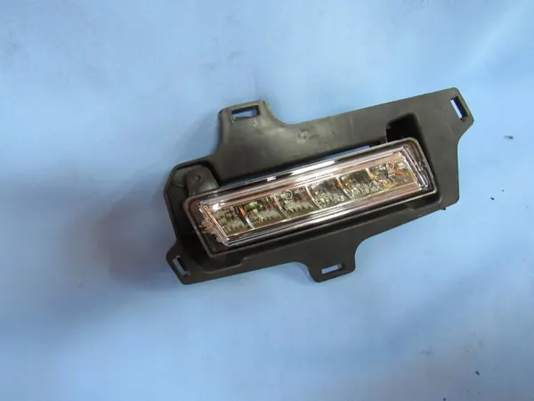 Bumperrooster en DRL LED-lamp Mercedes W204 GLK A1648200656 image 2