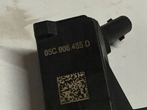 Ölpumpen-Regelventil VW Taigo 1.0 TSI OEM 05C906455D image 3