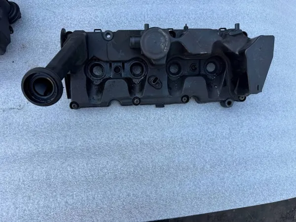 Couvercle de soupape OEM 04L103469K pour MAN Crafter 2.0 TDI image 2