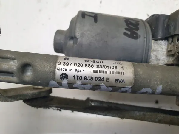 Pyyhkijän mekanismi oikea etu VW Touran I 1T0955024E image 4